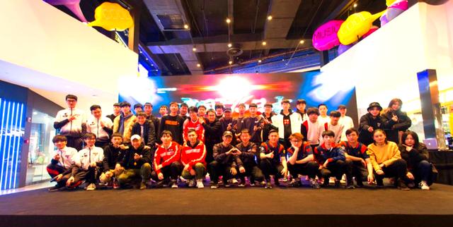 包含绝地求生决赛震撼开打，巅峰对决引爆全场的词条