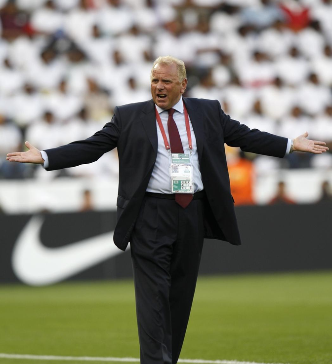 足球队主教练发声，誓言带队登顶