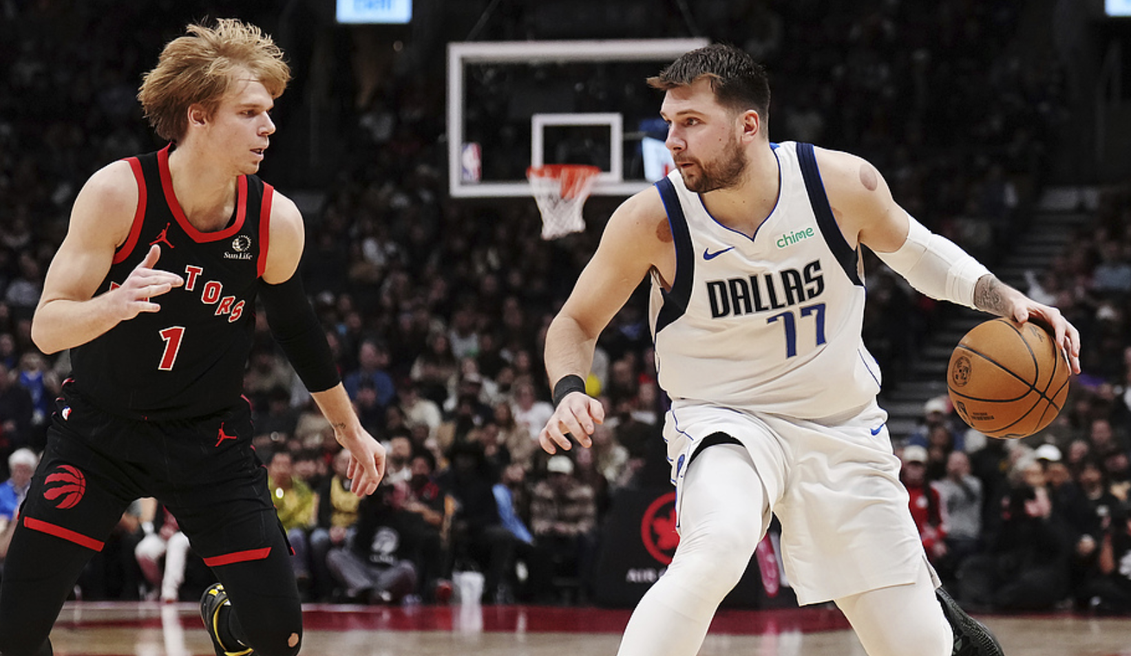 青岛队翻盘独行侠，东契奇点燃赛场