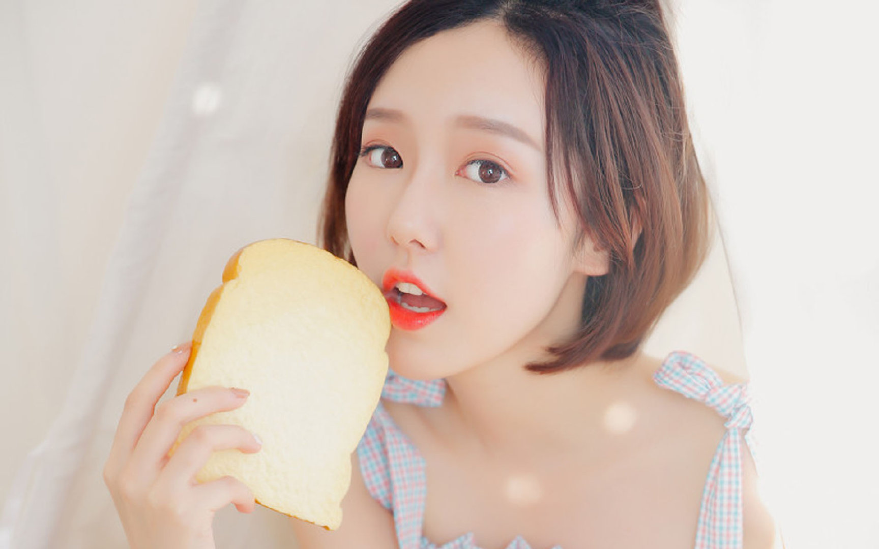 鹰隼长空新旧王—文班亚马30+10击落老鹰，马刺排名战暗藏世界双鹰百年镜像