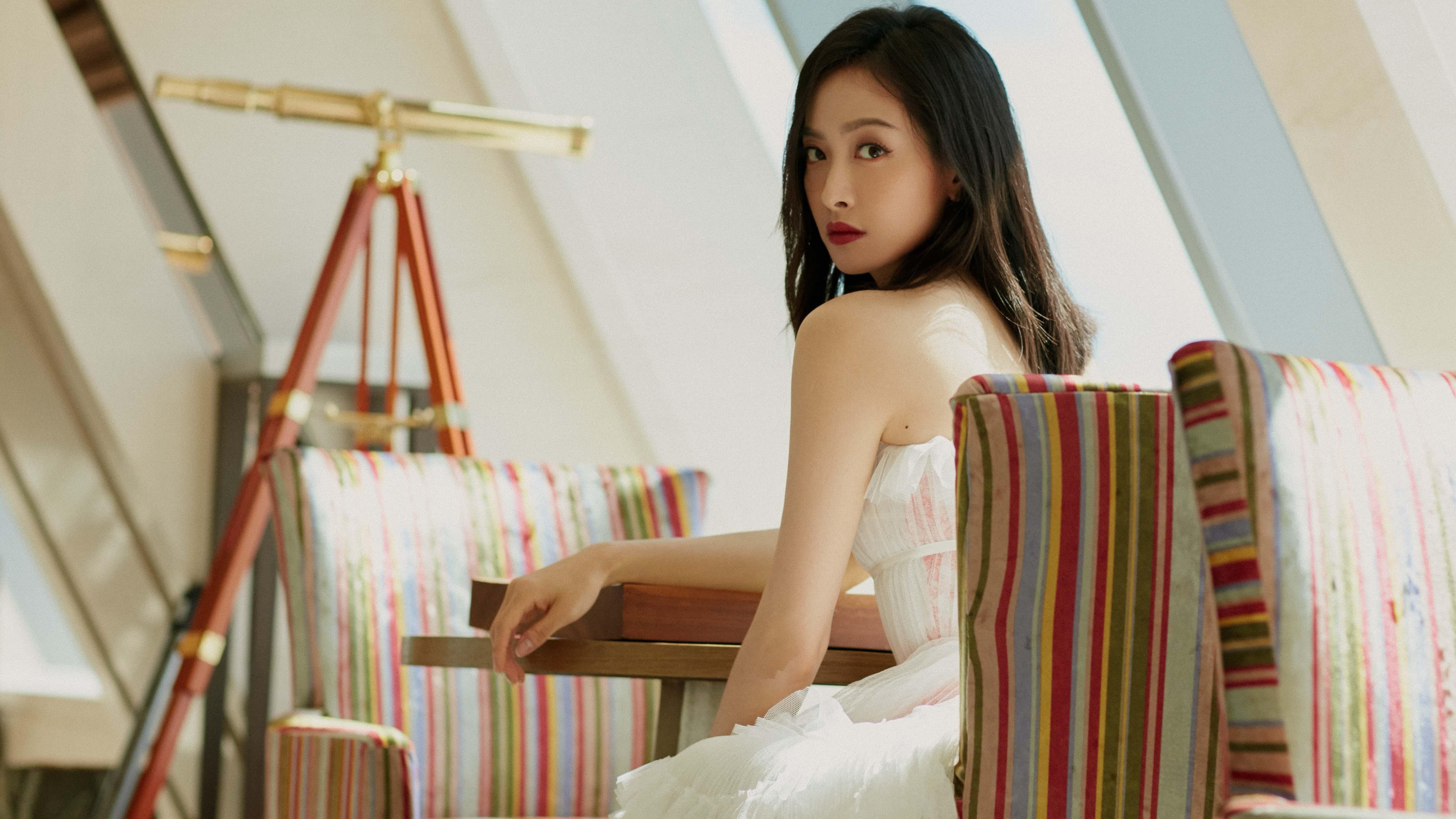 当皇马左闸踩下油门，卡瓦哈尔如何从伯纳乌草坪接管F1街道赛道