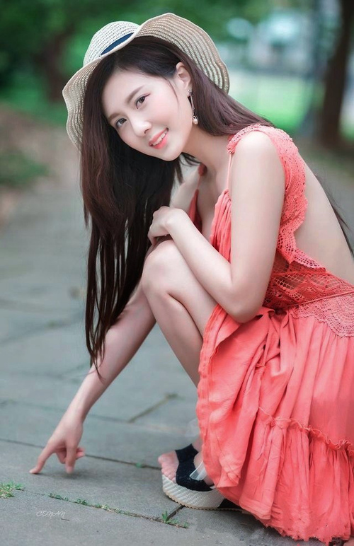 红军火力全开碾压枪手，基耶萨独造三球闪耀安菲尔德