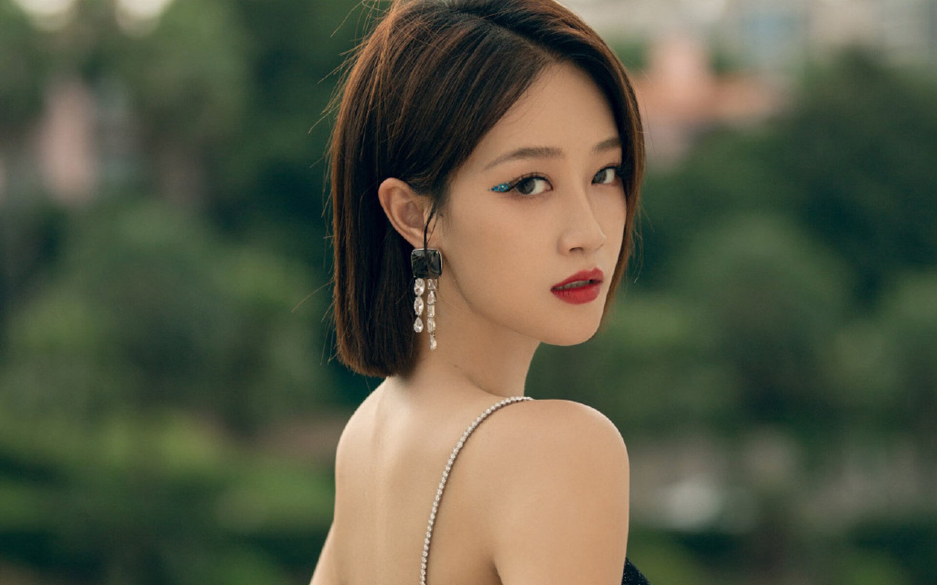 从替补席到荣耀之巅,当弗拉霍维奇的黄金左脚定义国家德比